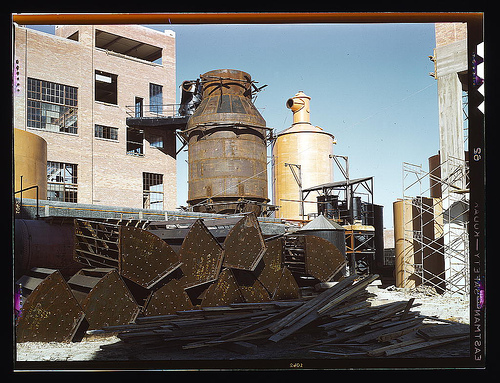 Southland Paper Co., Kraft pulp mill below building, Lufkin, Texas (LOC)